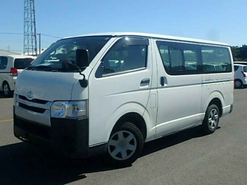 TOYOTA HIACE VAN